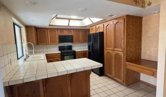 15370 Tacony Rd, Apple Valley, CA 92307