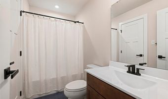 2001 Shelly Ln, Adams Twp., PA 16046
