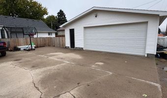 807 6th St, Aurora, NE 68818