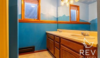 8 Mountain Dr, Cody, WY 82414