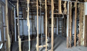 75 S Main St, Andrews, IN 46702