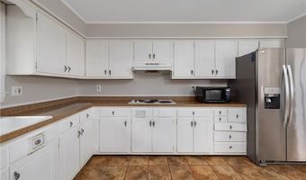 23 Algonquin Dr, Middletown, RI 02842