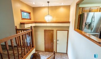 316 W Evergreen Dr, Brandon, SD 57005