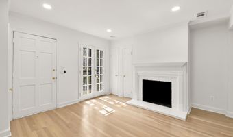 541 4TH St SE, Washington, DC 20003