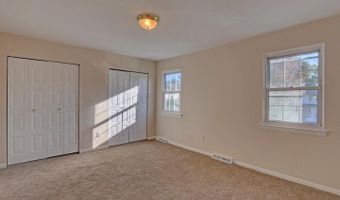 90 VILLAGE Dr, Dover, DE 19904