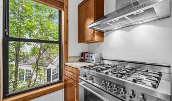 2360 S ARLINGTON RIDGE Rd, Arlington, VA 22202