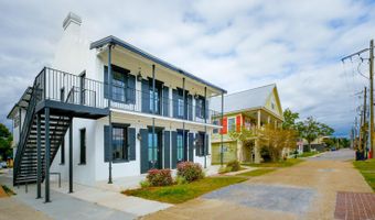 782 Water St, Biloxi, MS 39530