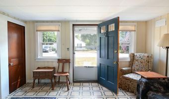 7 Freeman St, Bourne, MA 02532