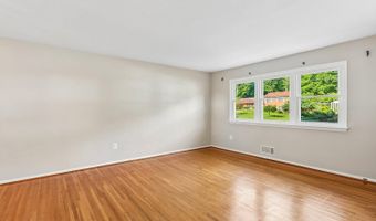 4712 SPRINGBROOK Dr, Annandale, VA 22003
