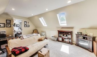913 S DRYDEN Pl, Arlington Heights, IL 60005