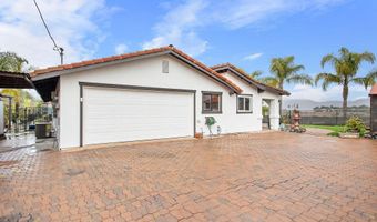 728 Rainbow Hills Rd, Fallbrook, CA 92028