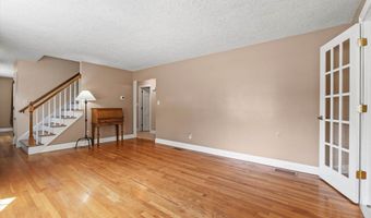 29 Maple Dr, Bedford, NH 03110