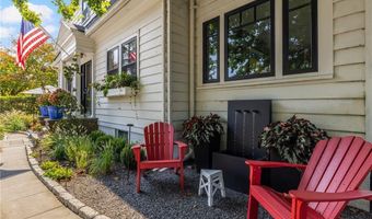41 Hunter Ave, Newport, RI 02840