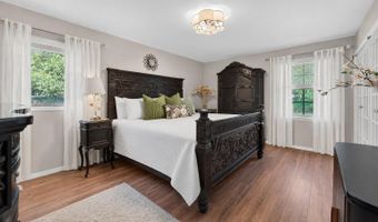 11 Inwood Pl, Aberdeen, NJ 07747