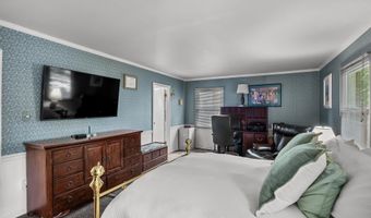 130 CLUB HOUSE Dr, Willingboro, NJ 08046