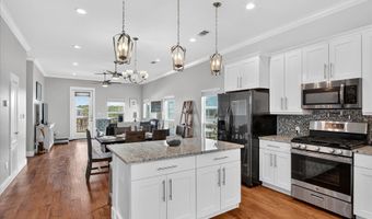 4032 Bank St, Bay St. Louis, MS 39520