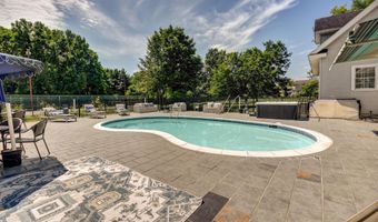 9 University Pl, Amsterdam, NY 12010