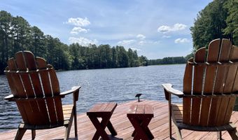 245 Lakeside Dr, Aberdeen, NC 28315