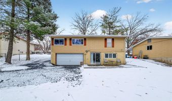 677 Turfwood Dr, Ballwin, MO 63021