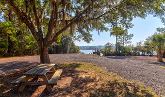 1422 Dupree Creek Dr, Awendaw, SC 29429