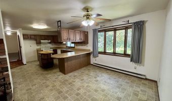 8384 N Broadway, Apple River, IL 61001