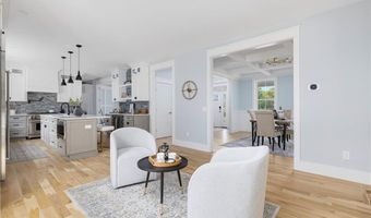 35 Beech Crest Rd, East Greenwich, RI 02818