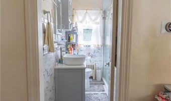 132 Bakers Creek Rd, Warwick, RI 02886