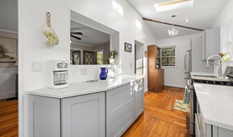 140 Leonardville Rd, Belford, NJ 07718