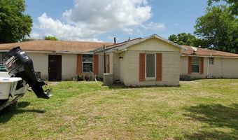 2609 W Highland Ave, Aransas Pass, TX 78336