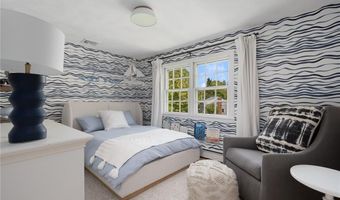 45 Meadowbrook Dr, Barrington, RI 02806