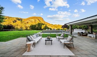 2116 Shadow Creek Dr, Agoura Hills, CA 91301