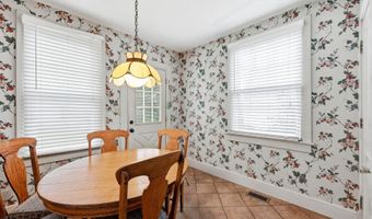 916 Audubon Pkwy, Audubon Park, KY 40213