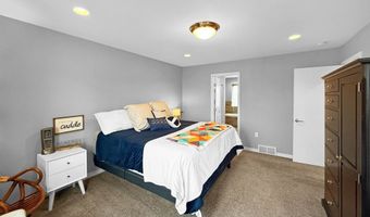 3906 Lone Peak Dr, Bismarck, ND 58503
