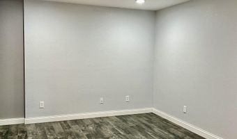 121 H Ave W, Albia, IA 52531