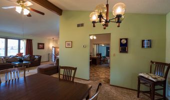 207 N 10th St, Albia, IA 52531