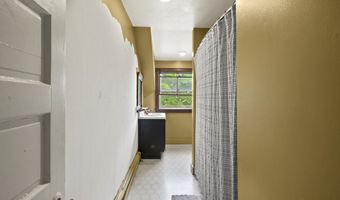 36 Vernon St, Auburn, ME 04210