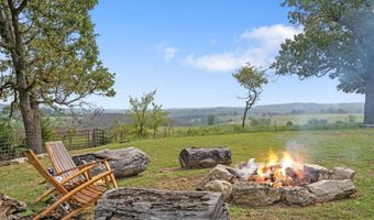 24352 State Hwy Ee, Aurora, MO 65605