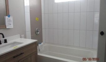224 E Broadway Ave, Augusta, KS 67010