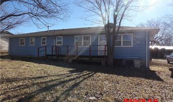 217 W Warren Ave, Garnett, KS 66032