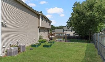 16 Taylor Ln, Warwick, RI 02886