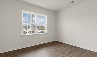 1043 Misty Creek Dr, Aberdeen, NC 28315