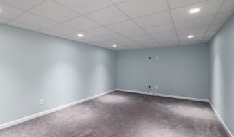 124 Auncient Oak Rd, Bethlehem, CT 06751