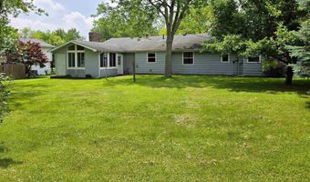 1003 Crestview Dr, Angola, IN 46703