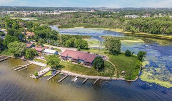 2490 STROEBE ISLAND Dr, Appleton, WI 54914