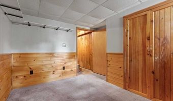 9 Iriquois Dr, Ashburnham, MA 01430