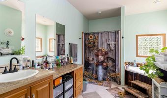 1191 ROBERTS Dr, Bloomfield, NM 87413