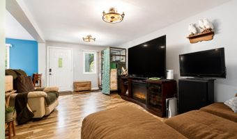 939 Liberty St, Algonac, MI 48001