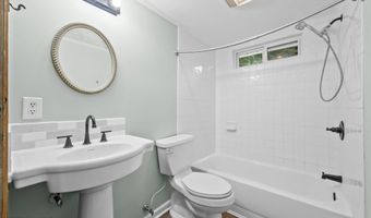 254 Woodland Church Rd, Albertson, NC 28508