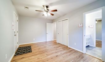 706 W GLEBE Rd, Alexandria, VA 22305