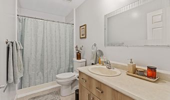 5 Little Village Ln, Belgrade, ME 04917